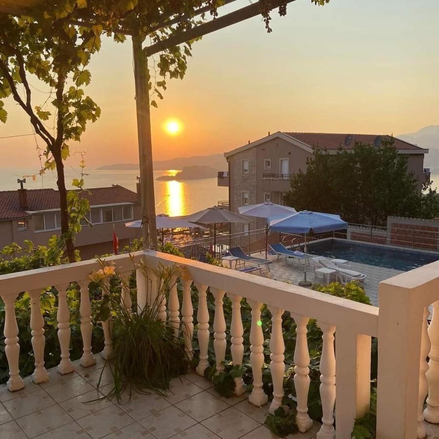 Apartments Dragisic Sveti Stefan Exterior photo