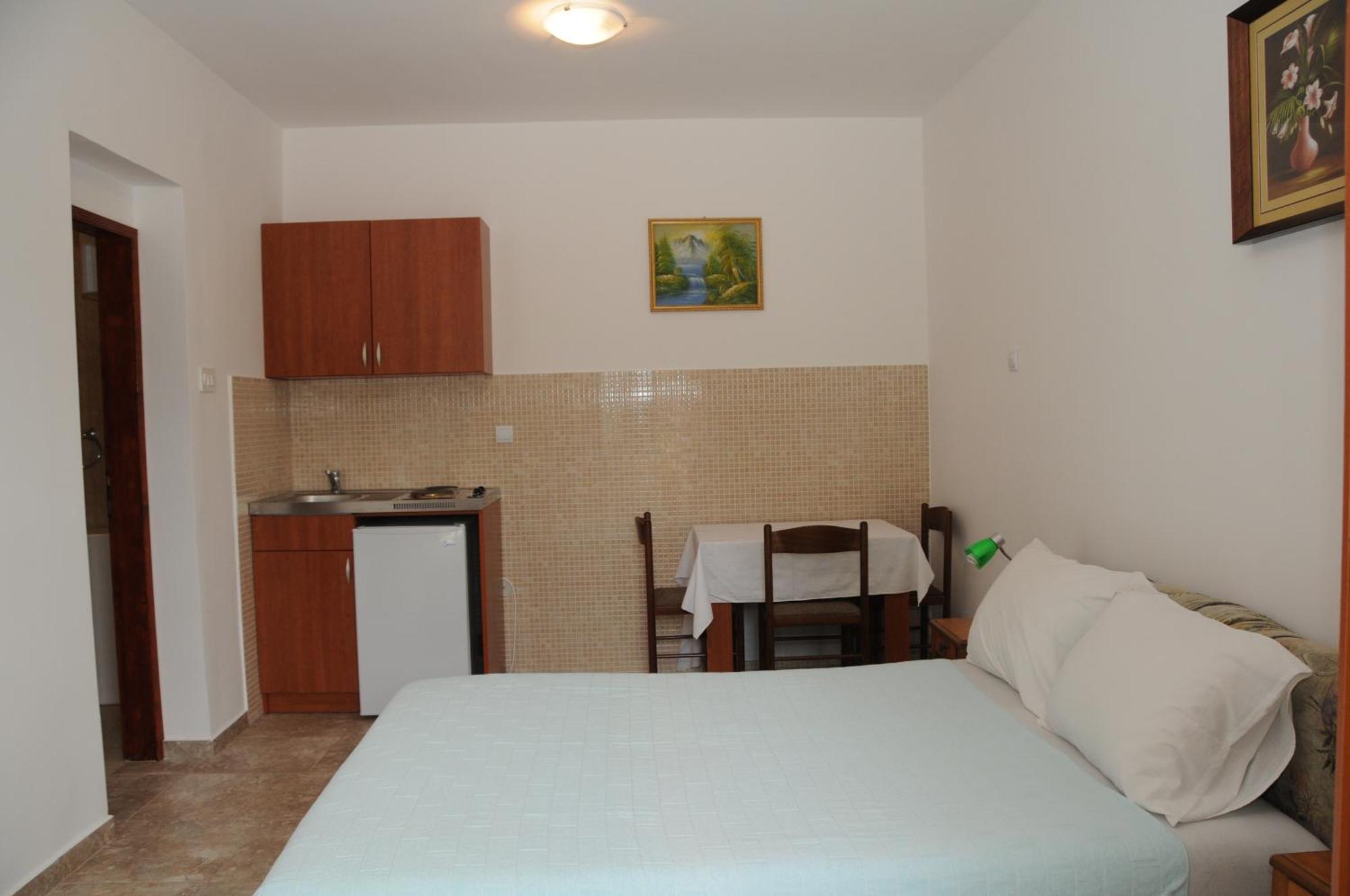 Apartments Dragisic Sveti Stefan Room photo
