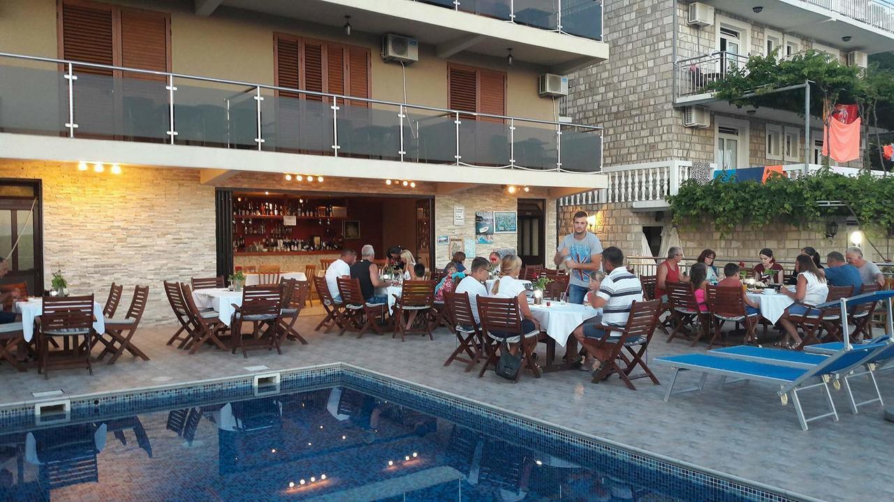 Apartments Dragisic Sveti Stefan Exterior photo